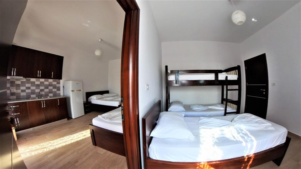 Vila Laguna 3* Ksamil